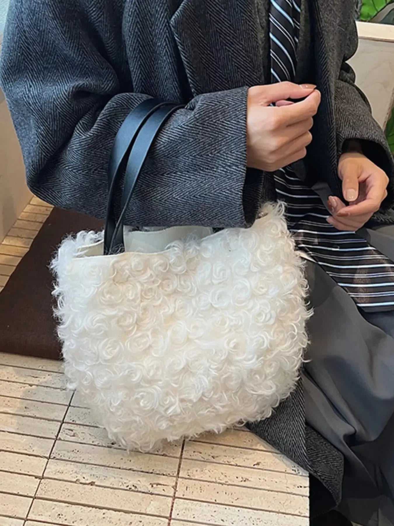 Lightweight Fluffy Handbag - Plush Fashion Hub