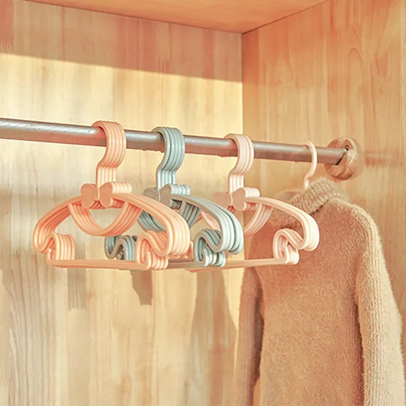 10 Pieces of Children's Hangers, Portable Plastic Display Hangers Windproof Children's Outerwear Hangers Baby Clothing Organizer - Plush Fashion Hub