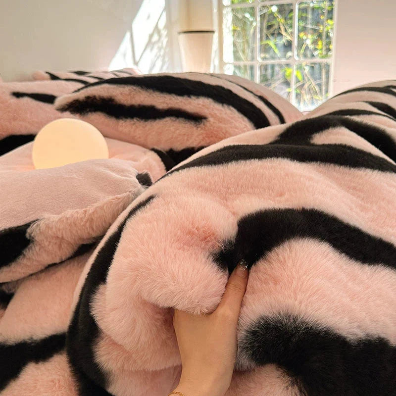Class A Pink Leopard Double-sided Rabbit Plush Thickened 4-pieces Bedding Sheets Set Plush Fashion Hub