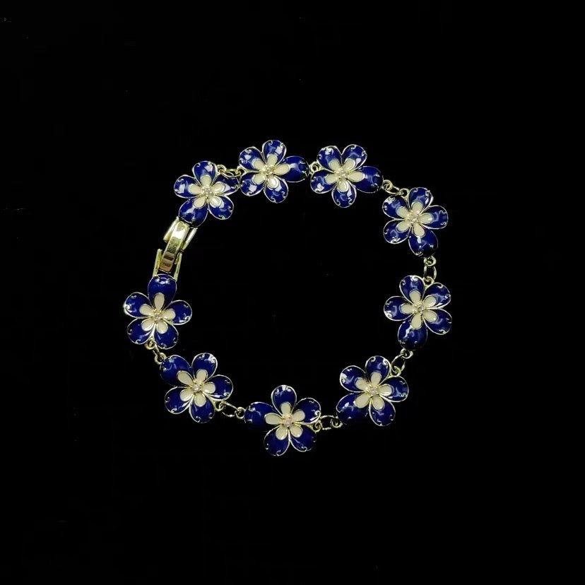 Vintage Small Peach Blossom Bracelet Plush Fashion Hub