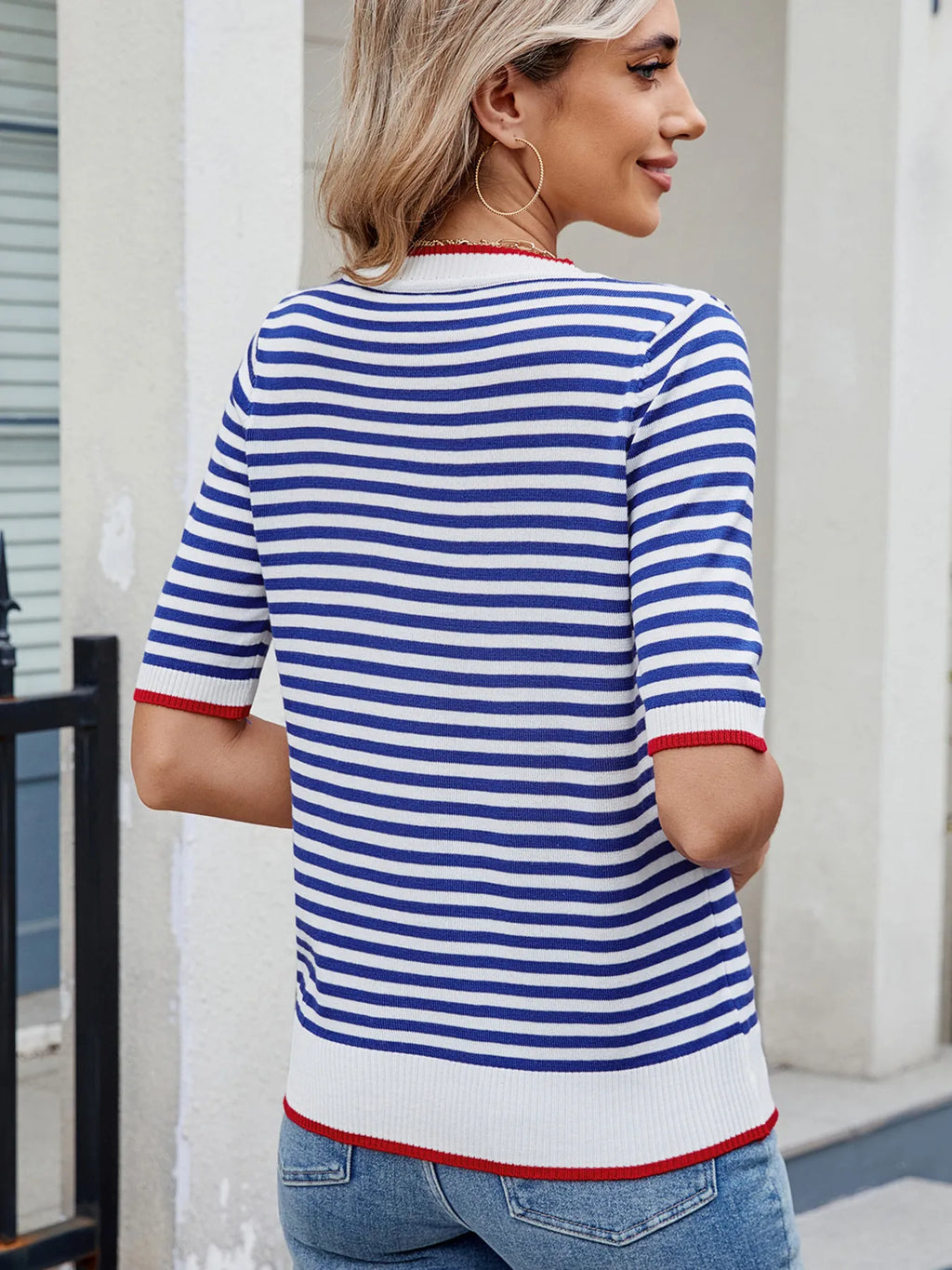 Striped casual T-shirt with contrast trim from Trendsi, featuring a comfortable fit and stylish design.