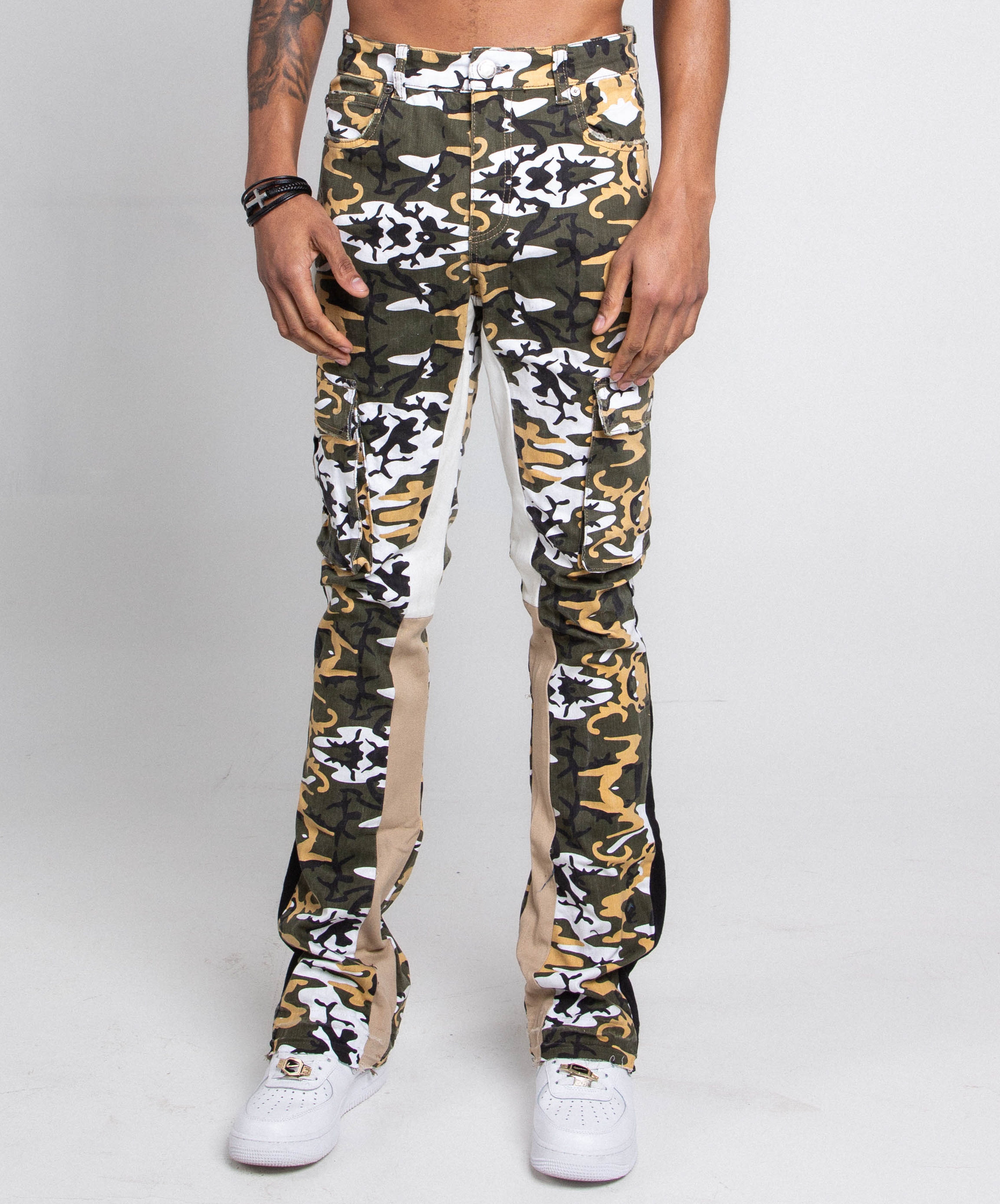 AJS699-10 CAMO STACKED CARGO PANTS ARMOR JEANS