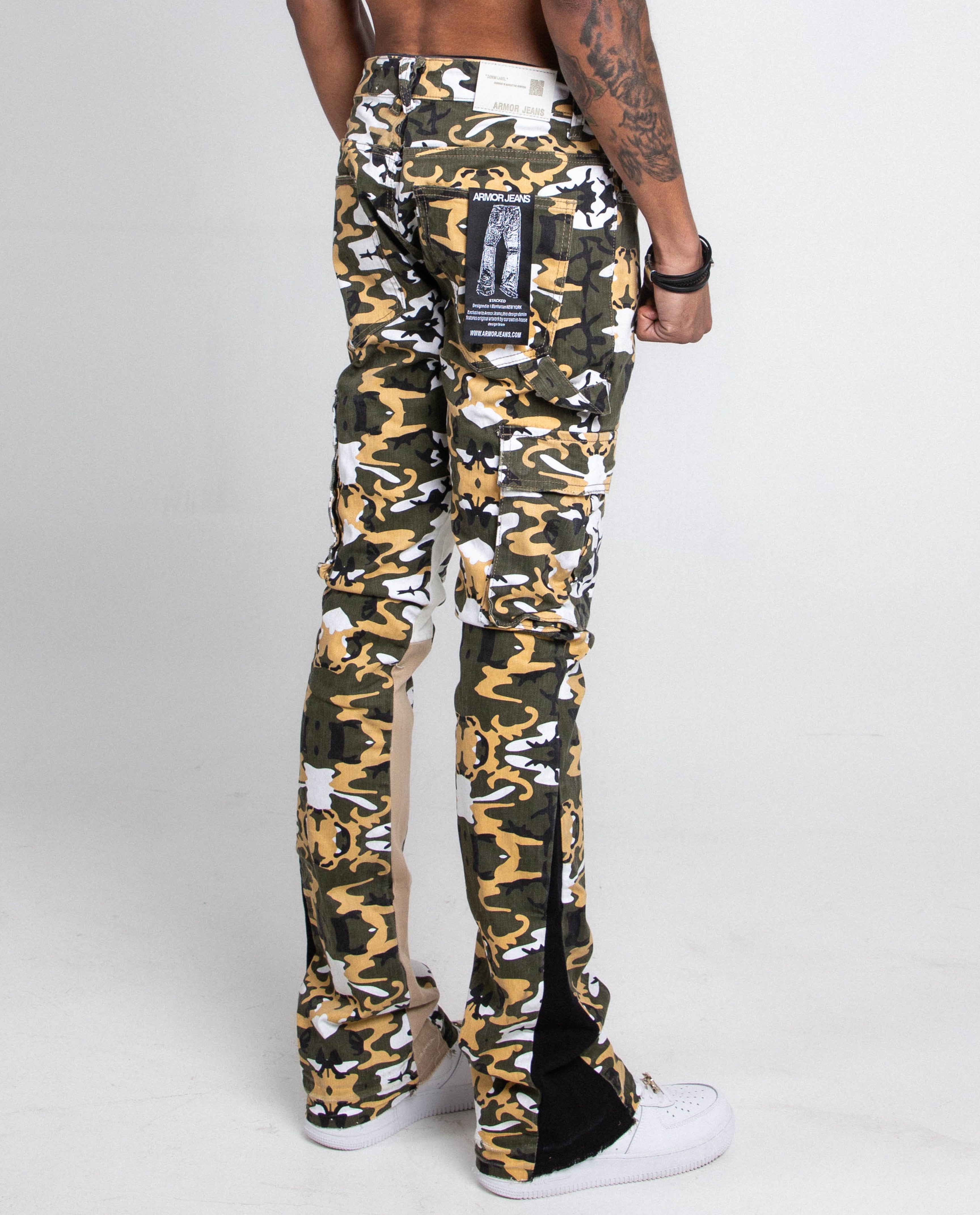 AJS699-10 CAMO STACKED CARGO PANTS ARMOR JEANS