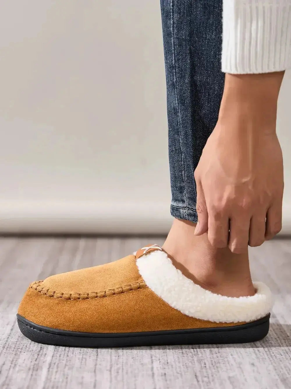 Contrast Round Toe Flat Slippers - Plush Fashion Hub