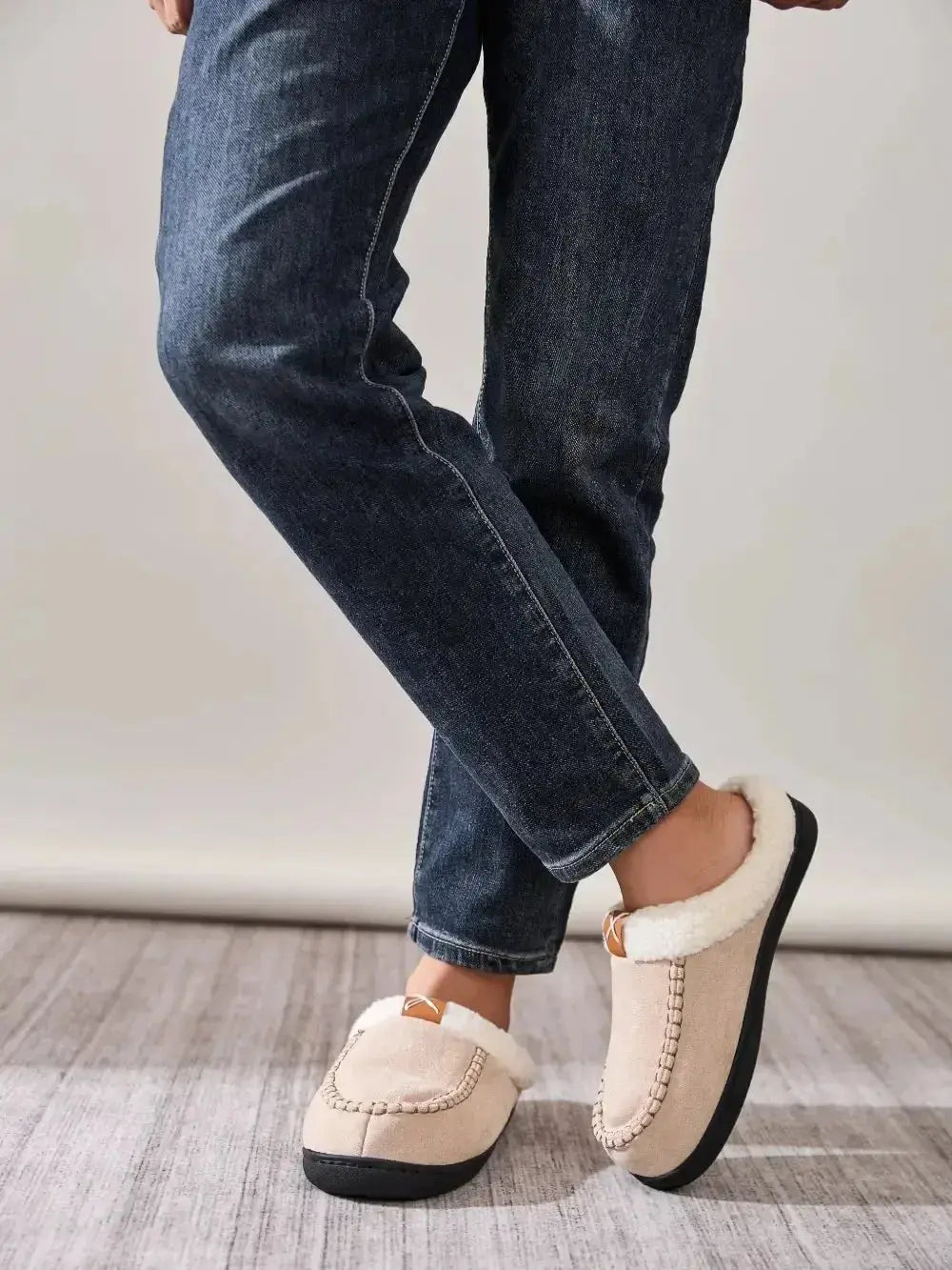 Contrast Round Toe Flat Slippers - Plush Fashion Hub