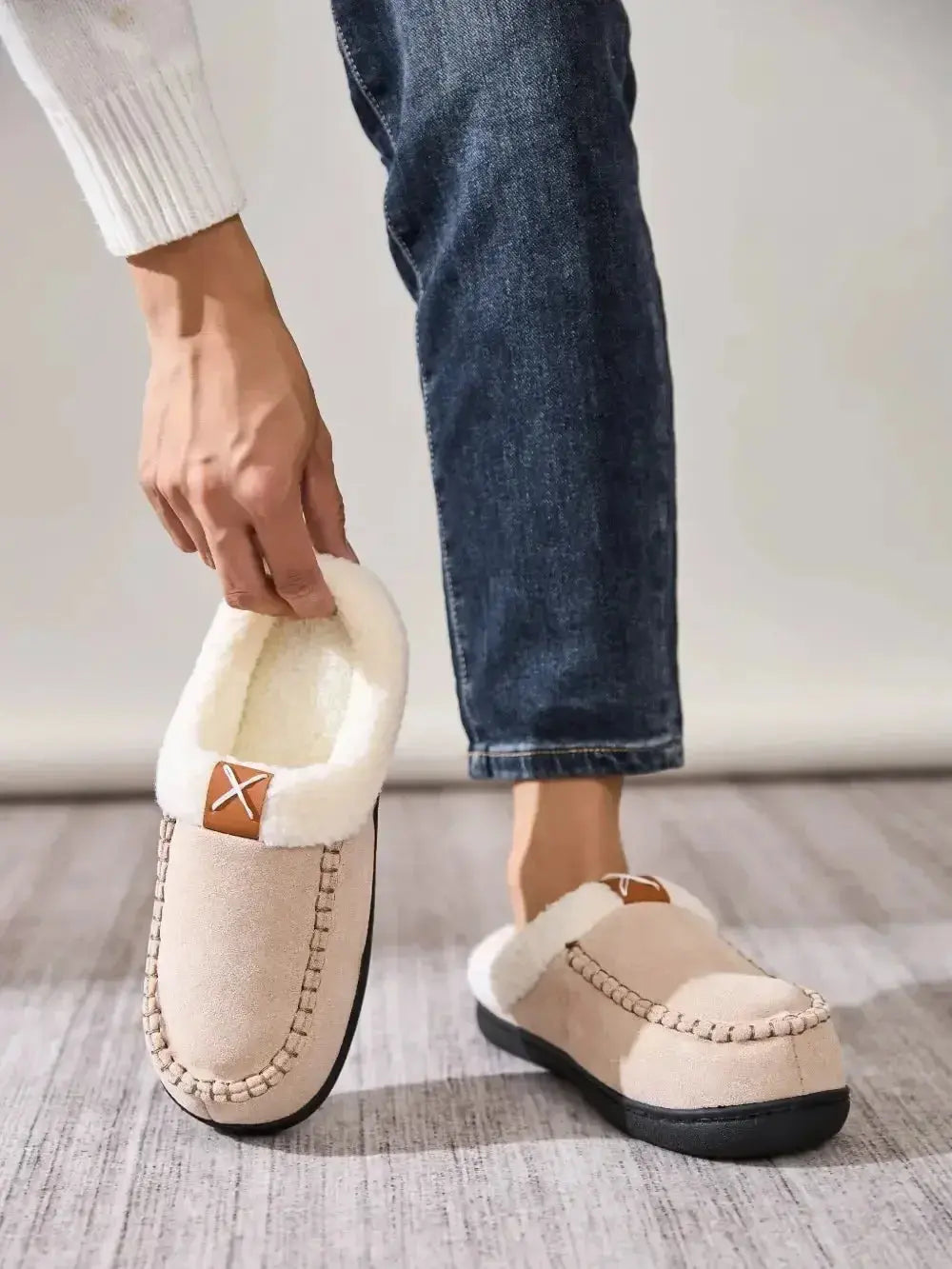 Contrast Round Toe Flat Slippers - Plush Fashion Hub
