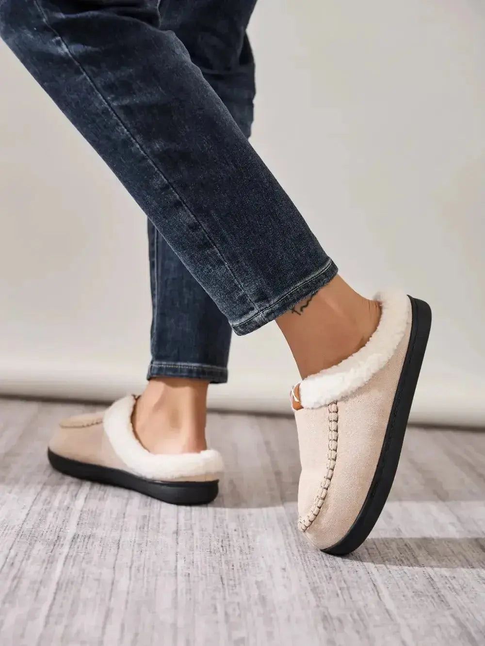 Contrast Round Toe Flat Slippers - Plush Fashion Hub