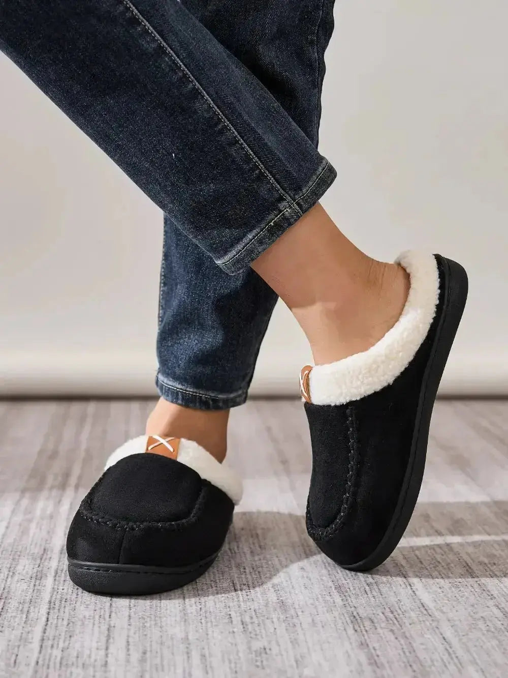 Contrast Round Toe Flat Slippers - Plush Fashion Hub