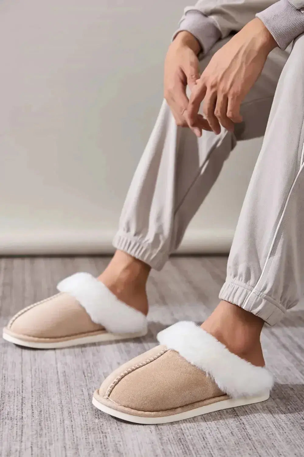 Faux Fur Round Toe Slippers - Plush Fashion Hub