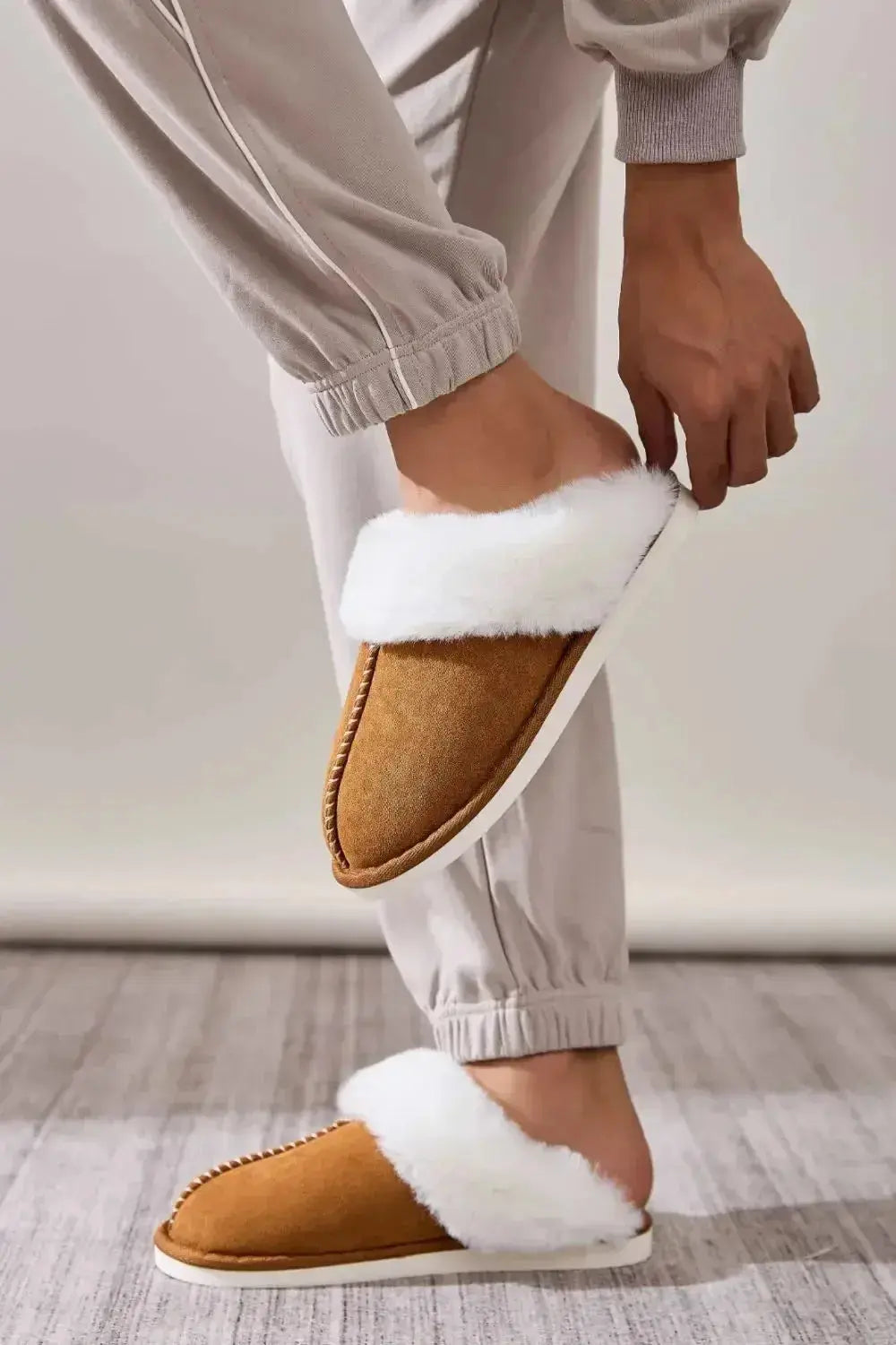 Faux Fur Round Toe Slippers - Plush Fashion Hub
