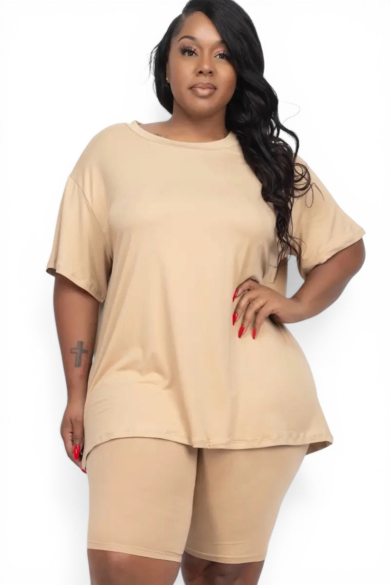 Curvy loose fit oversized top and bike shorts set by The House of Stylez, casual 2-piece clothing ensemble on model.