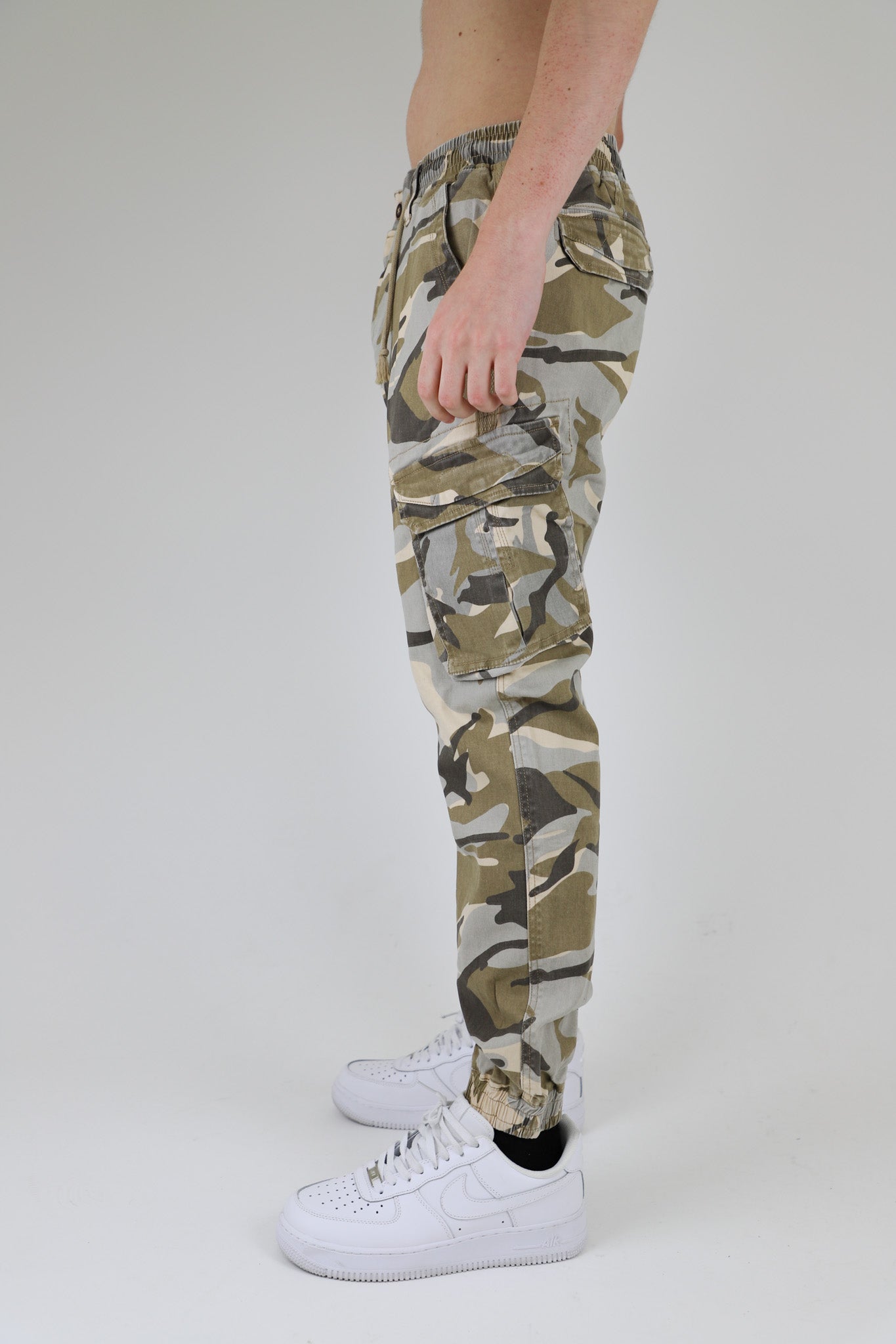 AR1001 LIGHT CAMO CARGO JOGGERS ARMOR JEANS