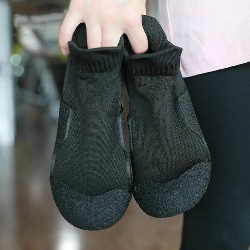 Lightweight Plush Fashion Hub non-slip yoga and fitness sneakers with breathable upper and wear-resistant sole for active workouts.