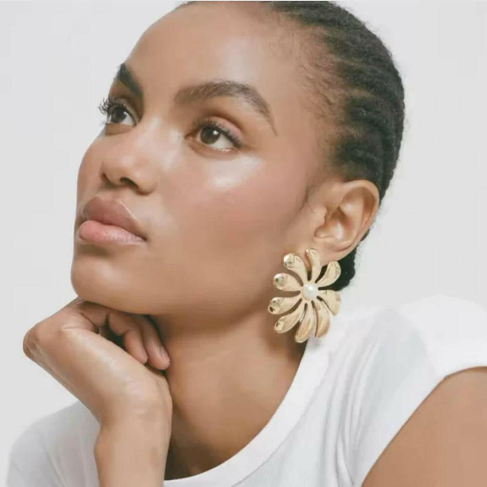 Fine Style Sunflower Pearl Earrings Necklace.