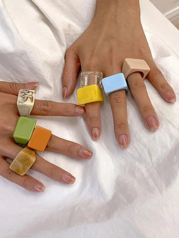 Original Stylish Resin 8 Colors Geometric Ring PAINEVIDA