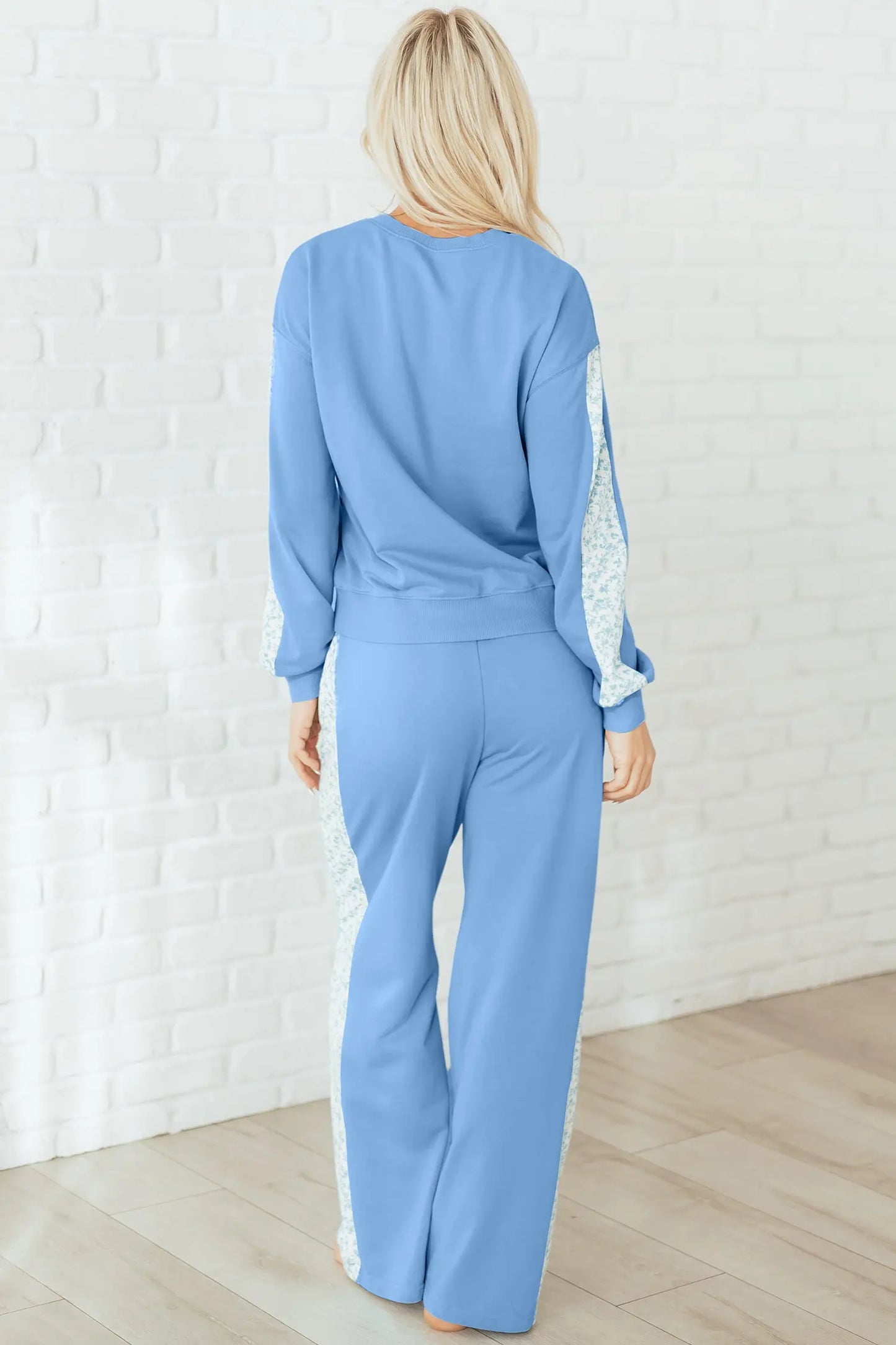 Robin and Sweatpants Lounge Set Threaded Pear