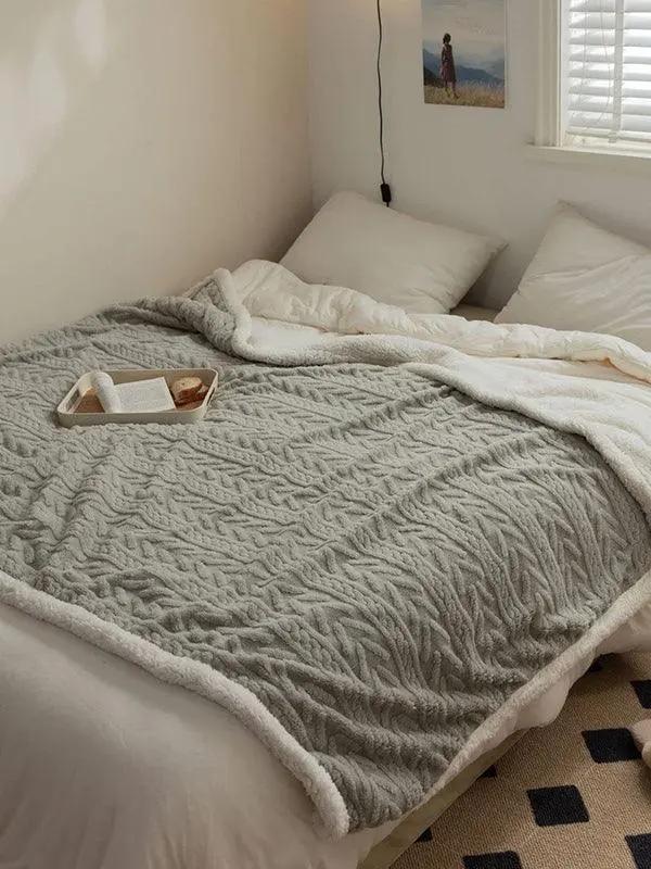 Simple Solid Color Double Layer Thickened Lamb Fleece Blanket PAINEVIDA
