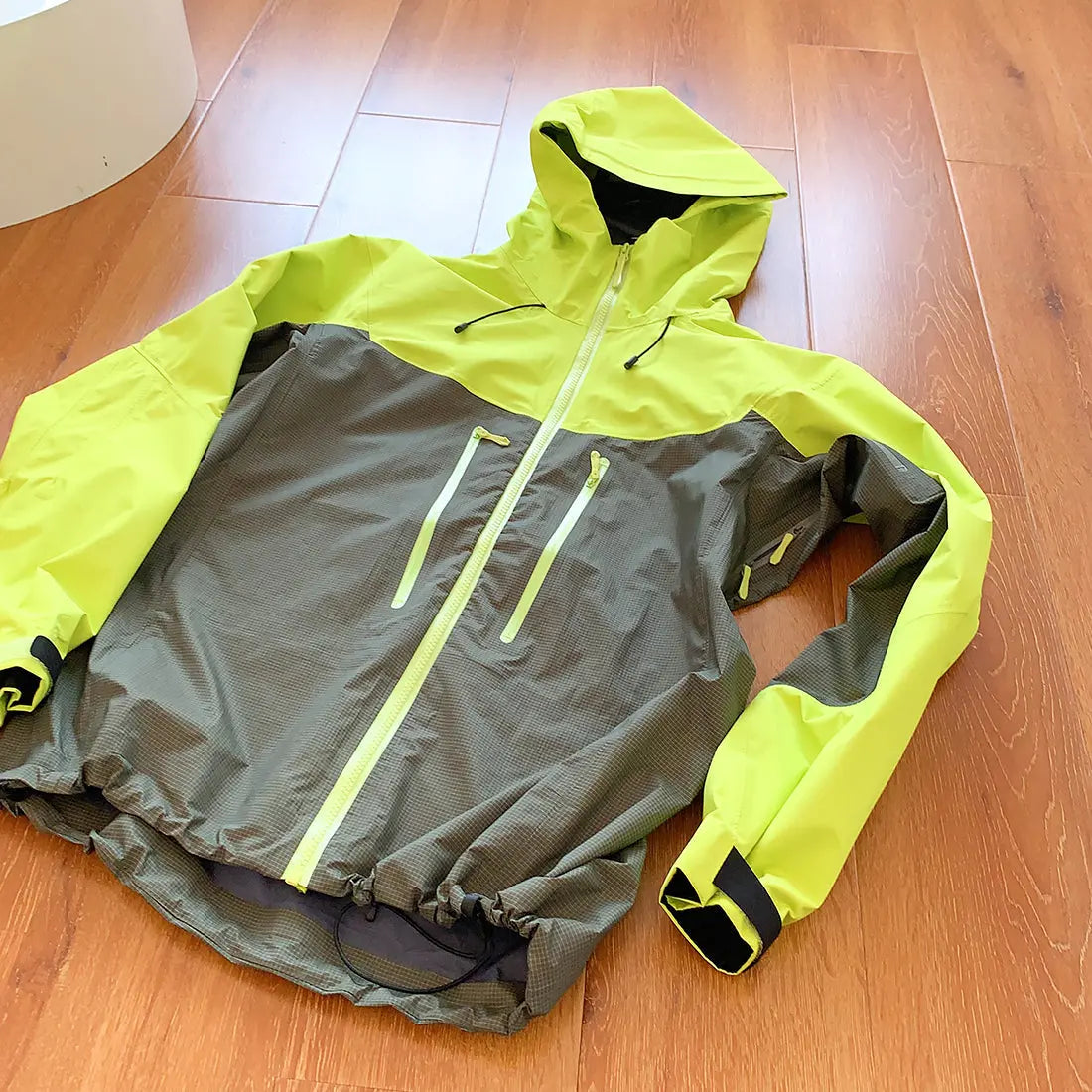 Waterproof Full Pressure Glue Hooded Jacket Social Buzz eSIMs