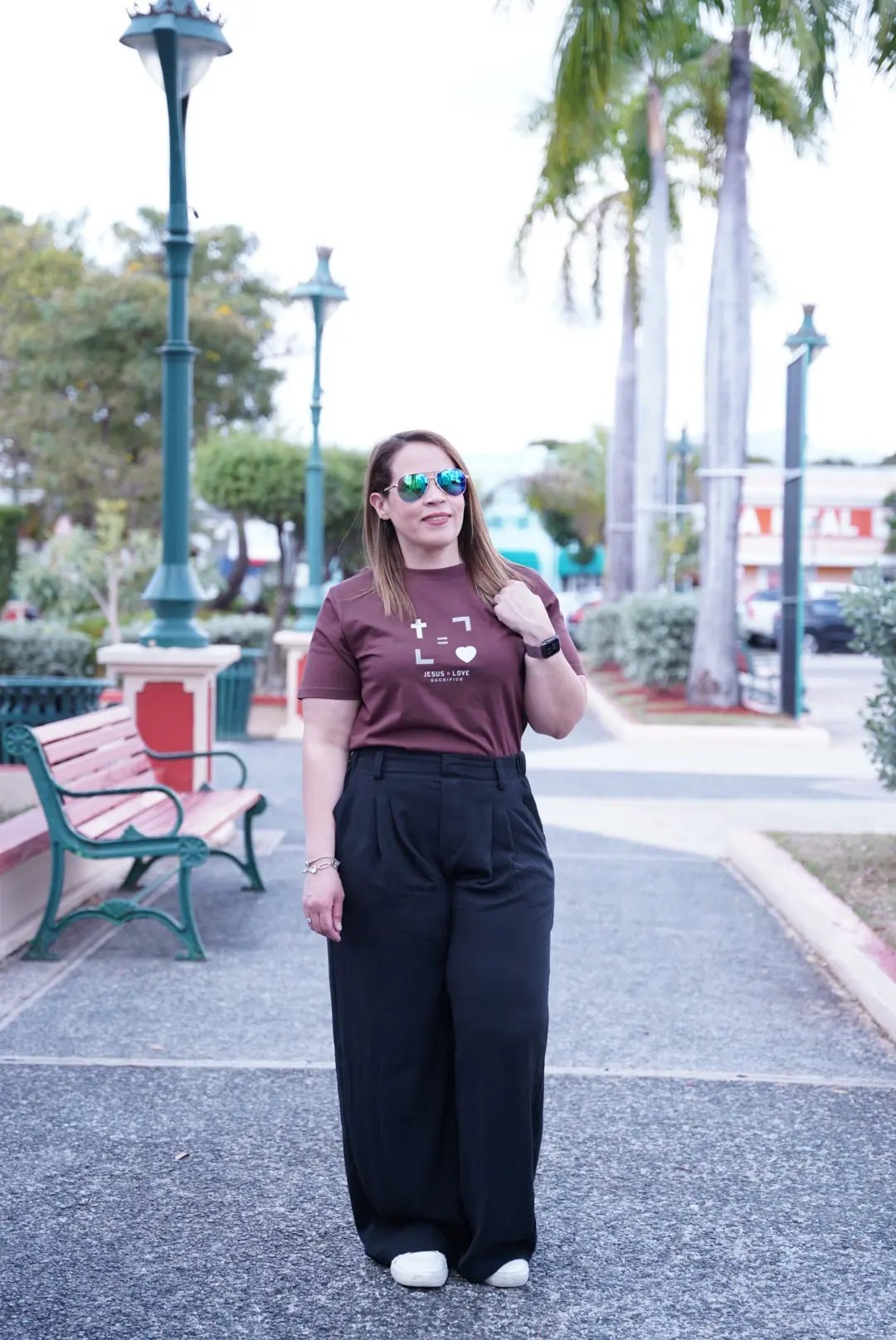 Wo's Classic Jesus = Love Blessing Clothing