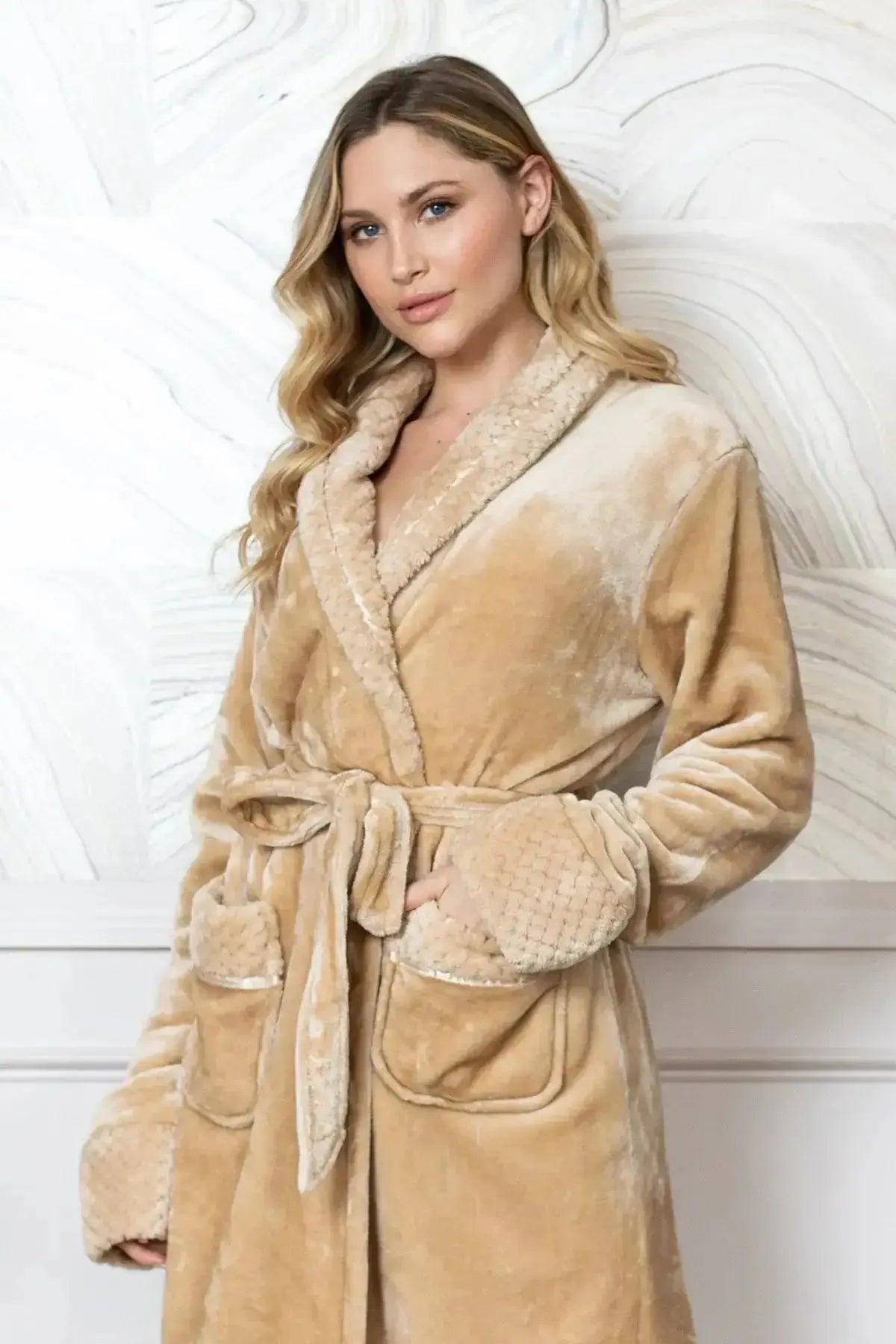 Women's Ultra Soft Plush Bathrobe - Plush Fashion Hub