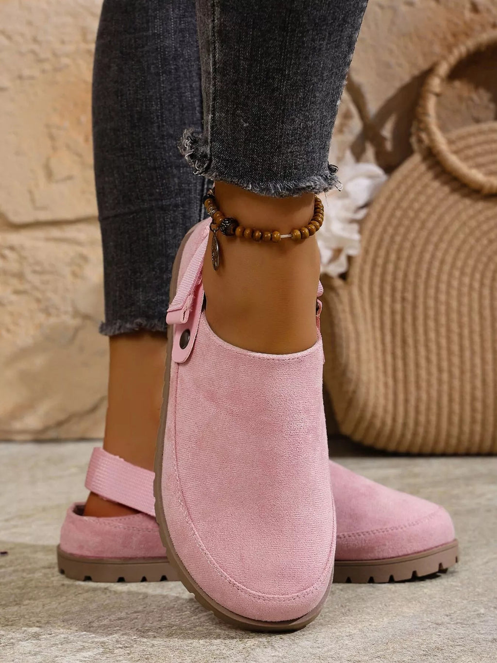 Women's round toe slip-on casual flats made of faux leather, featuring a comfortable design and easy wear from Trendsi.